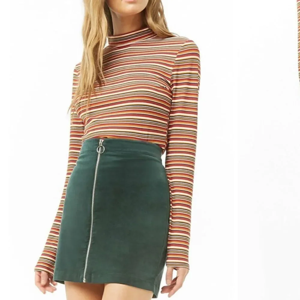 Green Corduroy Zip‎ Front mini Skirt, Small NWT Forever 21 Irish - Picture 3 of 6